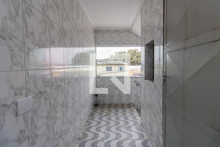 Escadas de apartamento para alugar com 2 quartos, 50m² em Jardim Veronica, São Paulo