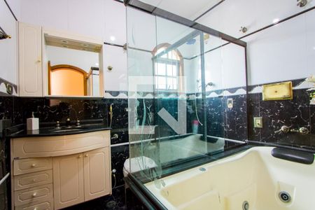 Casa para alugar com 3m², 4 quartos e 4 vagasBanheiro social 1