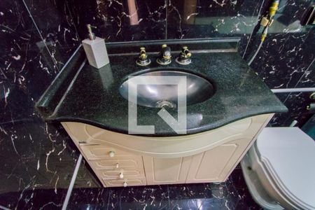 Casa para alugar com 3m², 4 quartos e 4 vagasBanheiro social 1