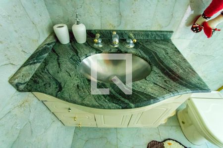 Casa para alugar com 3m², 4 quartos e 4 vagasBanheiro social 2