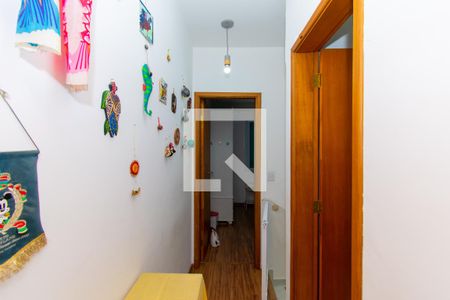 Casa à venda com 100m², 2 quartos e 2 vagasCorredor