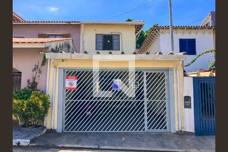 Casa à venda com 100m², 2 quartos e 2 vagasFachada