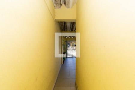 Casa à venda com 100m², 2 quartos e 2 vagasCorredor