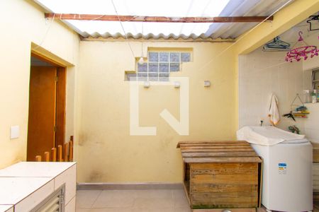 Casa à venda com 100m², 2 quartos e 2 vagasQuintal