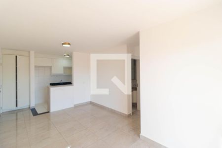 Sala de apartamento para alugar com 3 quartos, 68m² em Vila Industrial, Campinas