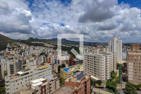 Apartamento à venda com 142m², 3 quartos e 3 vagas Apartamento à venda com 142m², 3 quartos e 3 vagasVista
