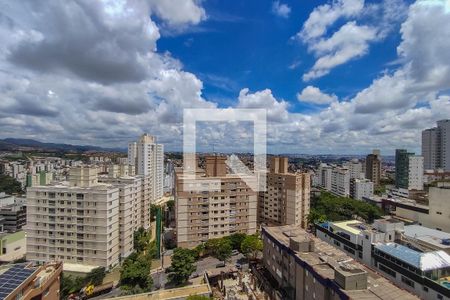 Apartamento à venda com 142m², 3 quartos e 3 vagas Apartamento à venda com 142m², 3 quartos e 3 vagasVista