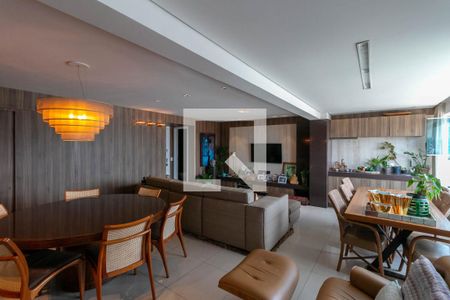 Apartamento à venda com 142m², 3 quartos e 3 vagas Apartamento à venda com 142m², 3 quartos e 3 vagasSala