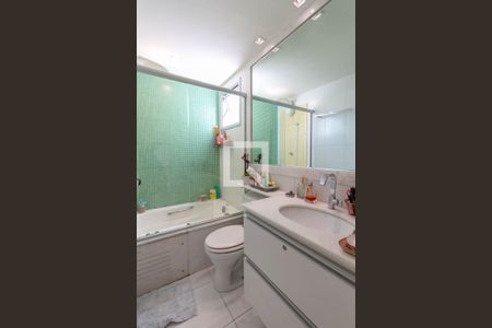 Apartamento à venda com 142m², 3 quartos e 3 vagas Apartamento à venda com 142m², 3 quartos e 3 vagasBanheiro da Suíte 2