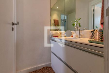 Apartamento à venda com 142m², 3 quartos e 3 vagas Apartamento à venda com 142m², 3 quartos e 3 vagasBanheiro da Suíte 1