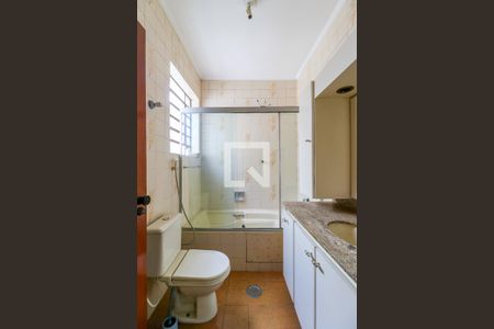 Casa à venda com 125m², 3 quartos e 2 vagasBanheiro