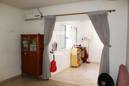 Casa à venda com 200m², 4 quartos e 1 vagaQuarto 3 na parte de cima do Sobrado