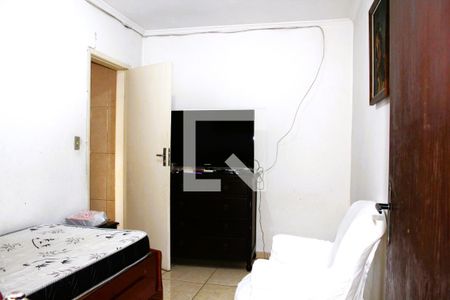 Quarto 1 (Suíte) no piso térreo do sobrado de casa à venda com 4 quartos, 200m² em Jardim Humaitá, São Paulo