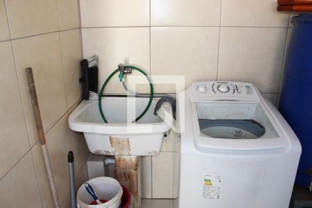 Casa à venda com 200m², 4 quartos e 1 vagaÁrea de Serviço