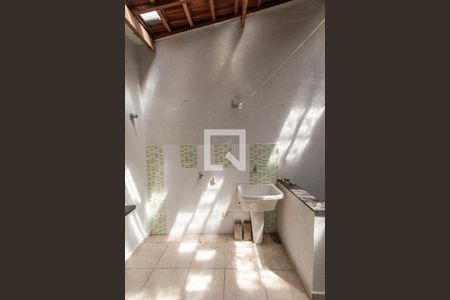 Casa à venda com 160m², 3 quartos e 2 vagas Casa à venda com 160m², 3 quartos e 2 vagasÁrea de Serviço