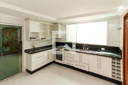 Casa à venda com 160m², 3 quartos e 2 vagas Casa à venda com 160m², 3 quartos e 2 vagasCozinha