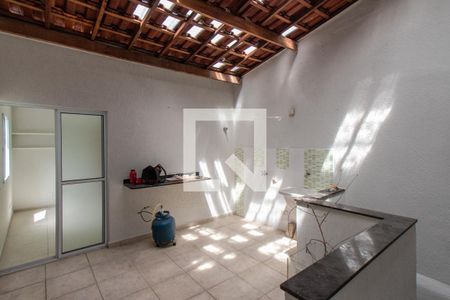 Casa à venda com 160m², 3 quartos e 2 vagas Casa à venda com 160m², 3 quartos e 2 vagasÁrea de Serviço