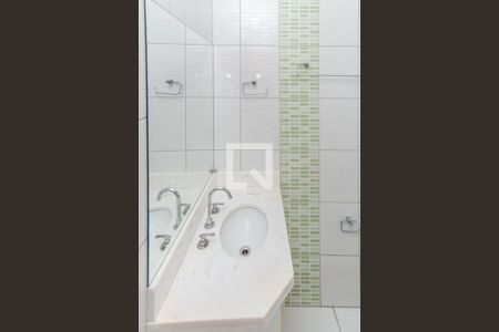 Casa à venda com 160m², 3 quartos e 2 vagas Casa à venda com 160m², 3 quartos e 2 vagasBanheiro