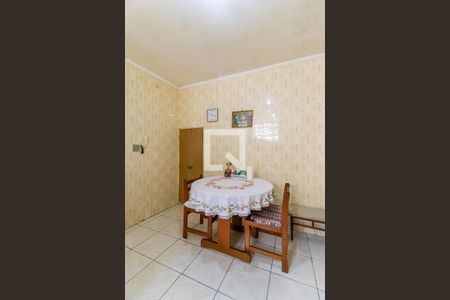 Casa à venda com 240m², 3 quartos e 3 vagas Casa à venda com 240m², 3 quartos e 3 vagasCopa