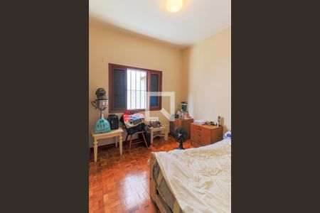 Casa à venda com 240m², 3 quartos e 3 vagas Casa à venda com 240m², 3 quartos e 3 vagasQuarto 2