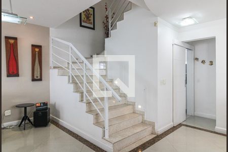 Sala de casa de condomínio para alugar com 7 quartos, 430m² em Barra da Tijuca, Rio de Janeiro
