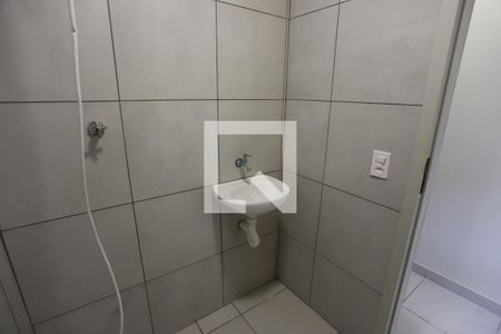 Banheiro de casa para alugar com 1 quarto, 25m² em Vila Monte Sion, Suzano