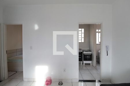 Sala de casa para alugar com 2 quartos, 48m² em Rio Branco, Belo Horizonte