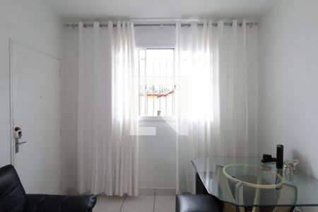 Sala de casa para alugar com 2 quartos, 48m² em Rio Branco, Belo Horizonte