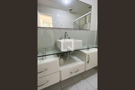 Apartamento à venda com 110m², 3 quartos e sem vagaSuíte - Banheiro