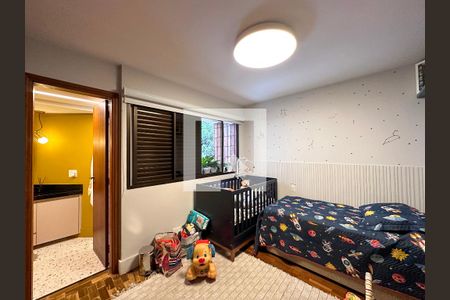 Apartamento à venda com 165m², 4 quartos e 3 vagasSuíte 2