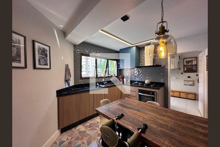 Apartamento à venda com 165m², 4 quartos e 3 vagasCozinha