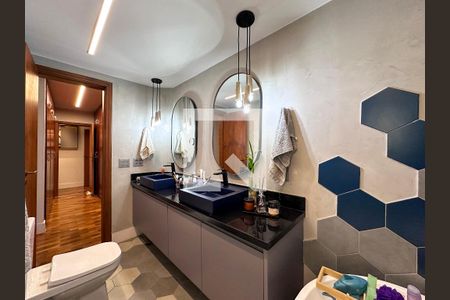 Apartamento à venda com 165m², 4 quartos e 3 vagasBanheiro Suíte 1