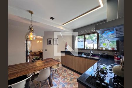 Apartamento à venda com 165m², 4 quartos e 3 vagasCozinha