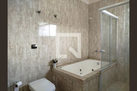 Casa à venda com 360m², 4 quartos e 4 vagasBanheiro da Suíte 1