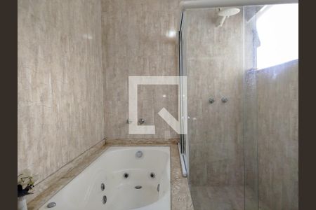 Casa à venda com 360m², 4 quartos e 4 vagasBanheiro da Suíte 1
