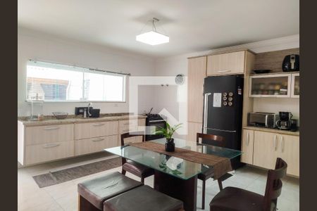 Casa à venda com 360m², 4 quartos e 4 vagasCozinha