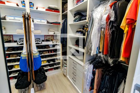 Apartamento à venda com 104m², 2 quartos e 2 vagasCloset da suíte 1