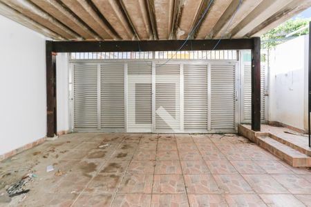 Casa para alugar com 170m², 4 quartos e 5 vagasQuintal