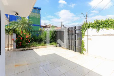 Casa para alugar com 170m², 4 quartos e 5 vagasQuintal