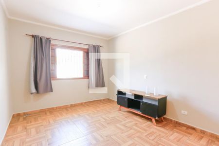 Casa para alugar com 170m², 4 quartos e 5 vagasSuite