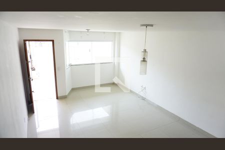 Sala de casa de condomínio à venda com 3 quartos, 240m² em Freguesia (jacarepaguá), Rio de Janeiro
