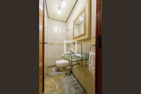 Casa de condomínio à venda com 493m², 4 quartos e 2 vagasLavabo