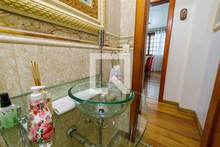 Casa de condomínio à venda com 493m², 4 quartos e 2 vagasLavabo