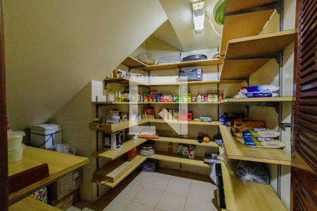 Casa de condomínio à venda com 493m², 4 quartos e 2 vagasDespensa