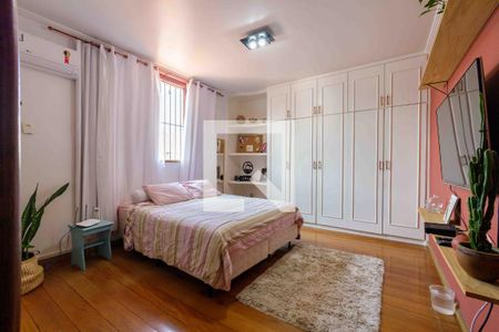 Casa de condomínio à venda com 493m², 4 quartos e 2 vagasSuíte 1