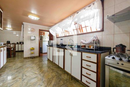 Casa de condomínio à venda com 493m², 4 quartos e 2 vagasCozinha