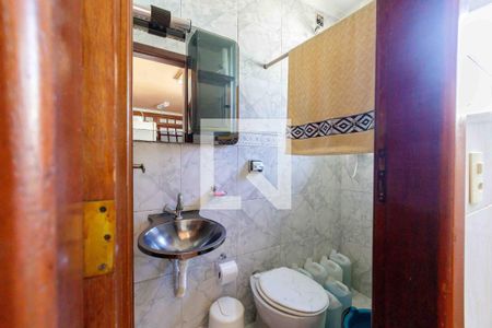 Casa de condomínio à venda com 493m², 4 quartos e 2 vagasBanheiro de Serviço