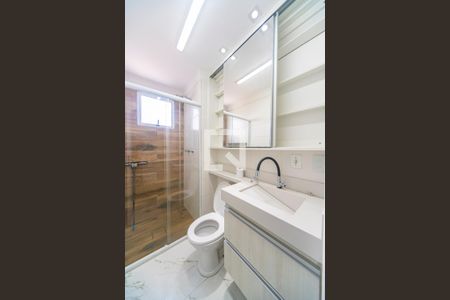 Banheiro de apartamento para alugar com 2 quartos, 56m² em Jardim Cristiane, Santo André