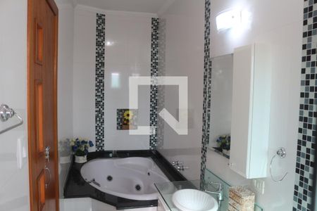 Casa à venda com 269m², 3 quartos e 7 vagasBanheiro da Suíte 1