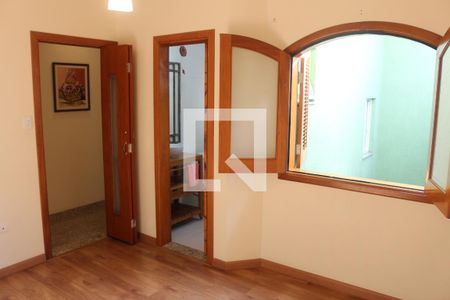Casa à venda com 269m², 3 quartos e 7 vagasSuíte 2